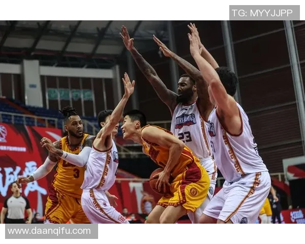 武汉篮球队与南京篮球队赛后复盘探讨团队协作的成功与不足之处 武汉篮球队与南京篮球队赛后复盘探讨团队协作的成功与不足之处