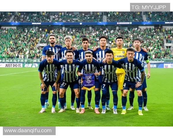 深圳足球队团队协作引发热议球迷对战术配合和球员默契提出质疑 深圳足球队团队协作引发热议球迷对战术配合和球员默契提出质疑