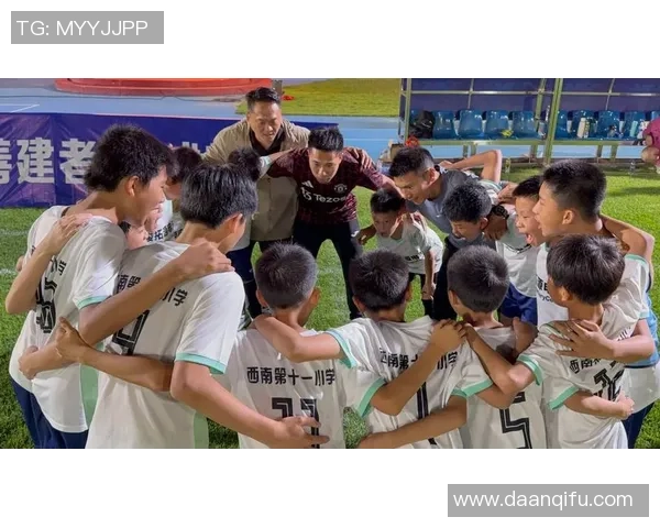 足球明星因不当行为被校队开除引发广泛关注与讨论 足球明星因不当行为被校队开除引发广泛关注与讨论