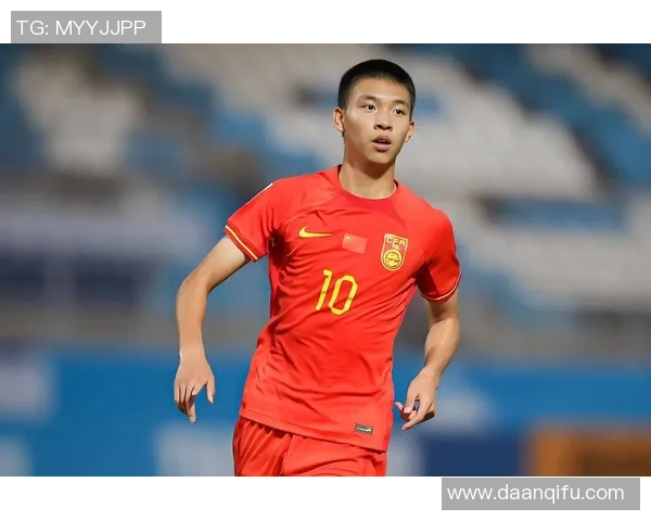 足球明星风采展示与详细介绍让你领略绿茵场上的传奇人物 足球明星风采展示与详细介绍让你领略绿茵场上的传奇人物